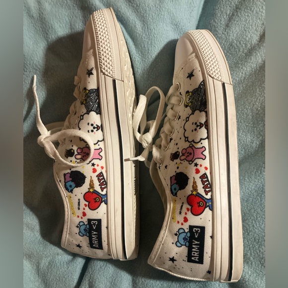 BTS shoes! BTS 21 characters! EUC! M7.5/W10 - Picture 2 of 9